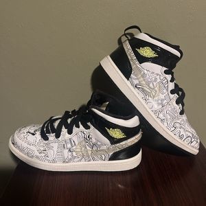 Nike Jordan 1 Mid SE  (PS) Size 1.5 "DIY" White/White-Black-Volt DC4098 100